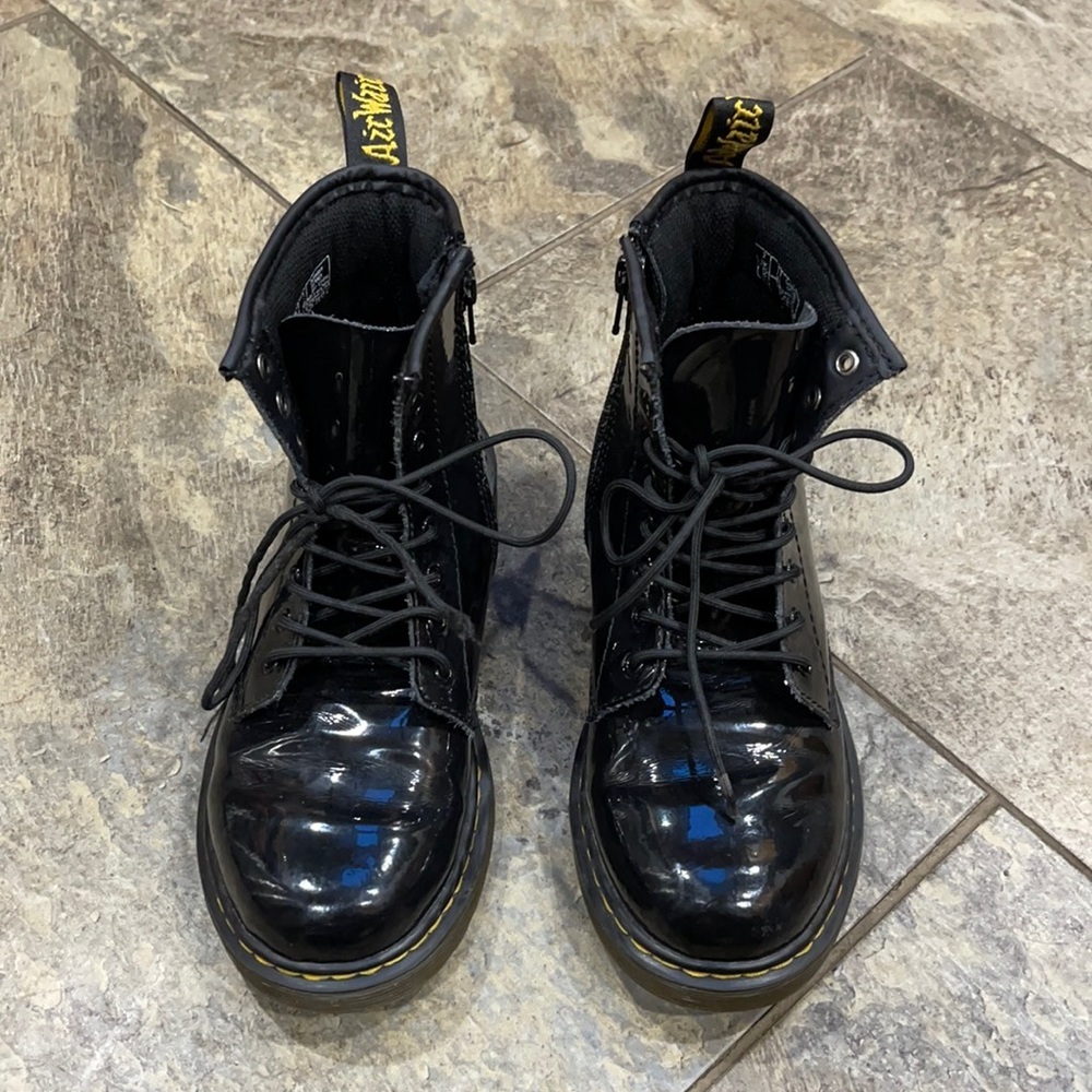 Girls Dr. Marten Delaney Black Patent Leather Lace Up Boot size 3